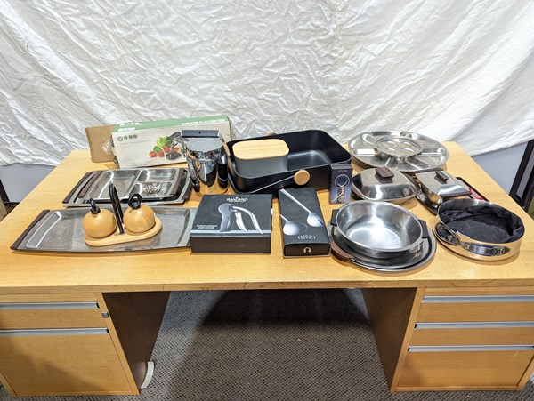 Lot 1220 - KITCHENWARE