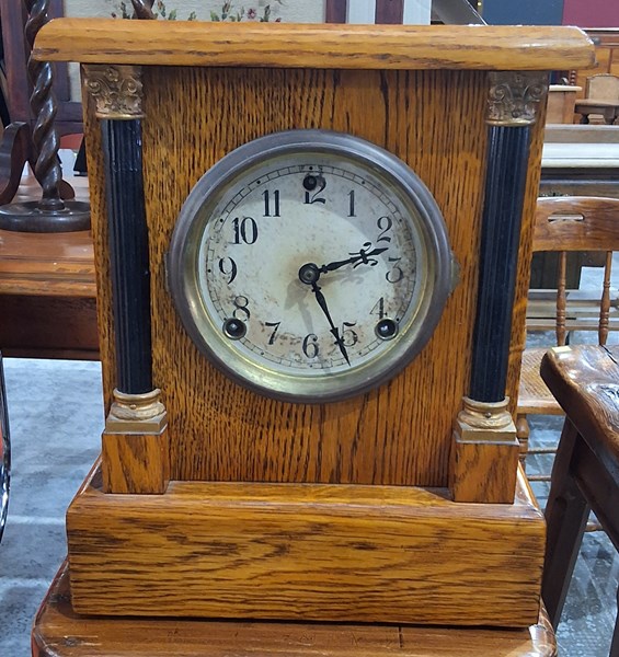 Lot 1252 - MANTEL CLOCK