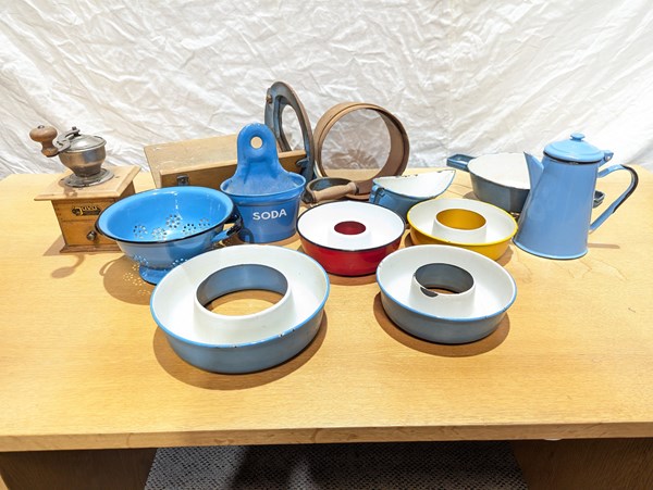 Lot 1316 - KITCHEN COLLECTION