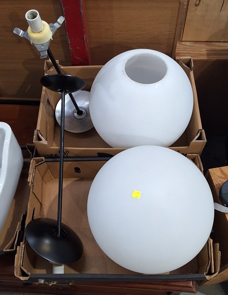 Lot 232 - LIGHT FIXTURES