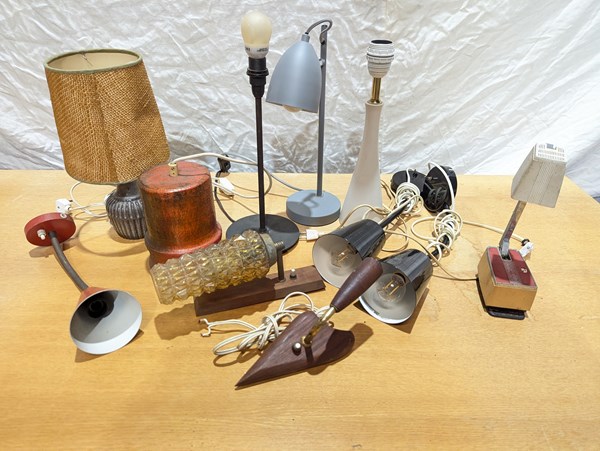 Lot 137 - RETRO LIGHTING