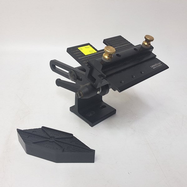 Lot 1226 - GRINDER TOOL REST