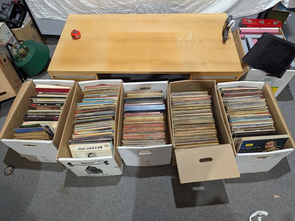 Lot 328 - RECORDS