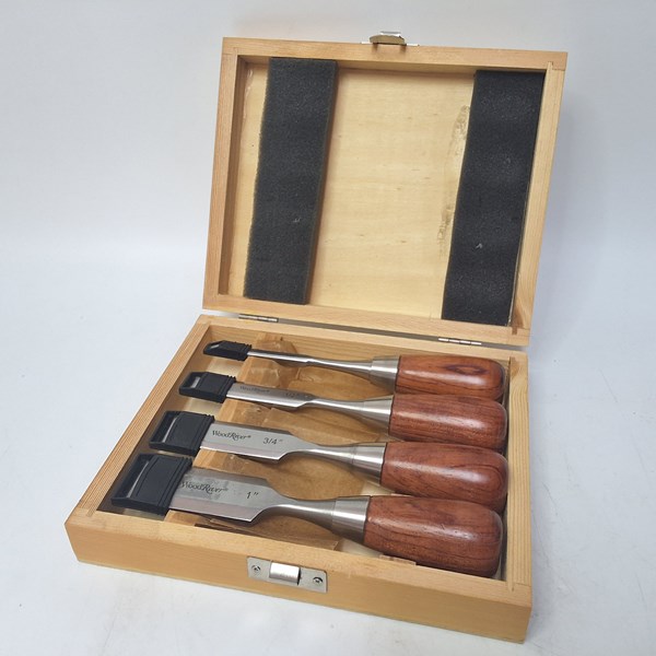 Lot 1246 - CHISELS