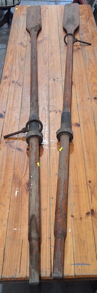Lot 545 - BOAT OARS