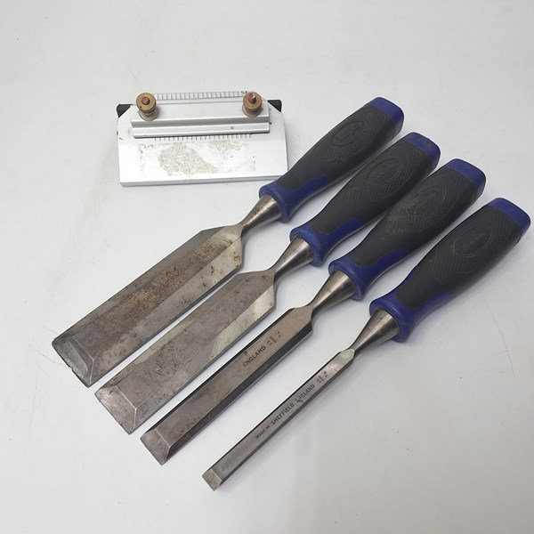 Lot 1266 - CHISELS