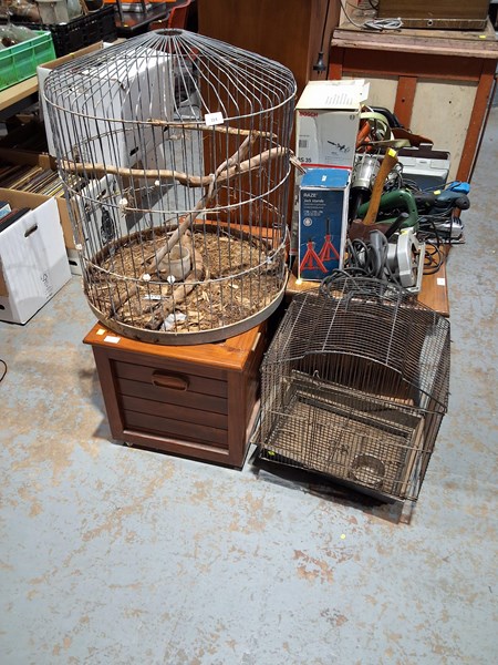 Lot 314 - BIRDCAGES