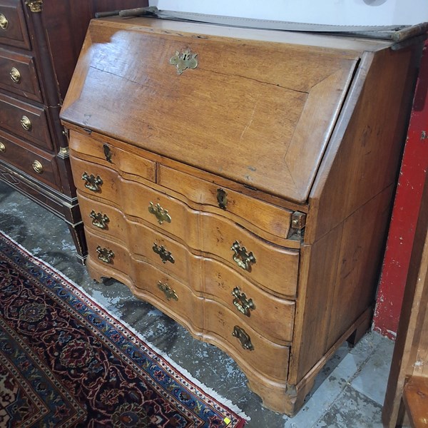 Lot 1 - BUREAU