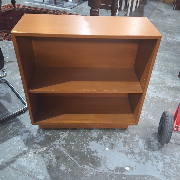 Lot 295 - BOOKSHELF