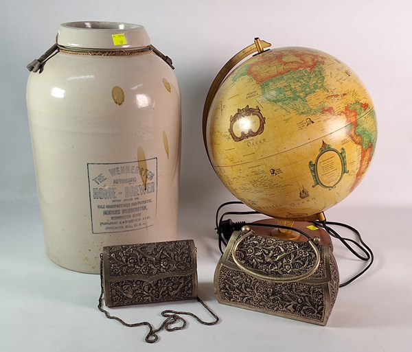 Lot 128 - SUNDRY DECOR