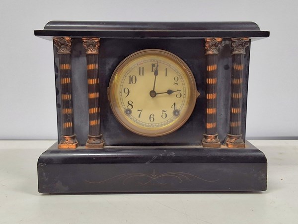 Lot 1272 - MANTEL CLOCK