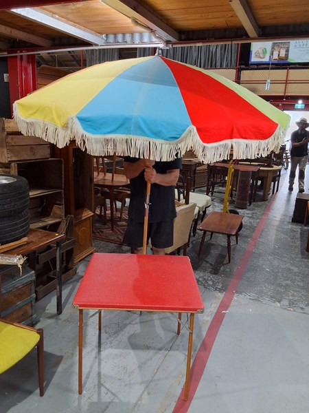 Lot 363 - UMBRELLA & TABLE