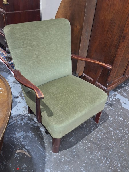 Lot 158 - ARMCHAIR