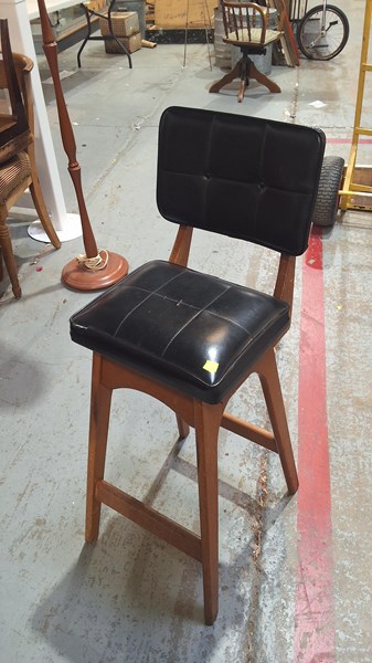 Lot 420 - BAR STOOL