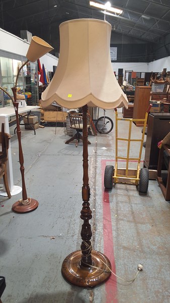 Lot 415 - STANDARD LAMP