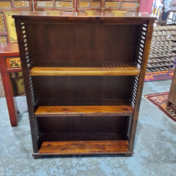 Lot 150 - BOOKSHELF