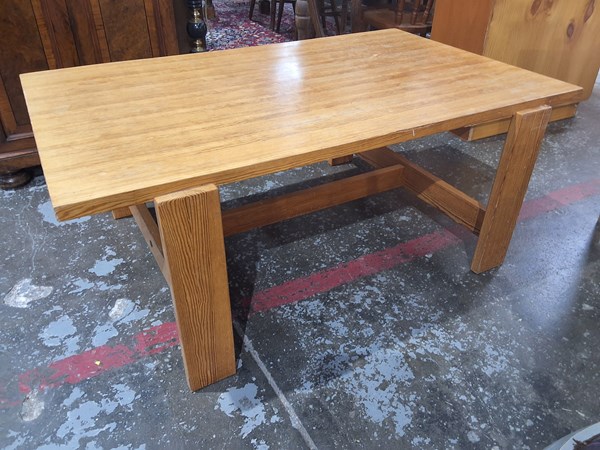 Lot 440 - COFFEE TABLE