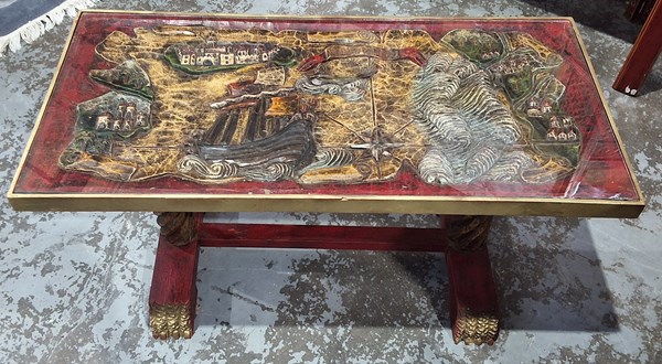 Lot 152 - COFFEE TABLE