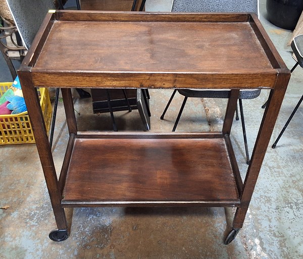 Lot 196 - TRAY MOBILE