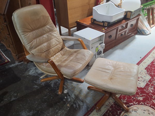 Lot 316 - RECLINER