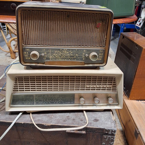 Lot 168 - MANTLE RADIOS