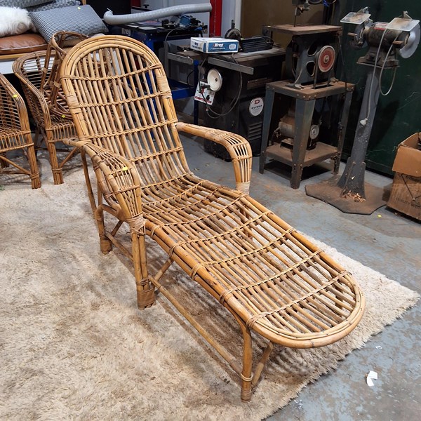 Lot 534 - SUN LOUNGE