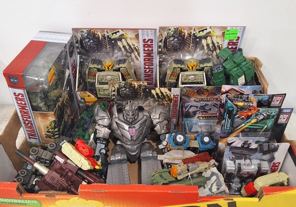 Lot 1432 - TRANSFORMERS