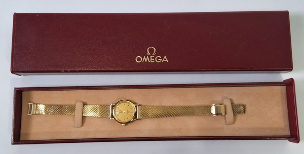 Lot 1040 - OMEGA WRISTWATCH