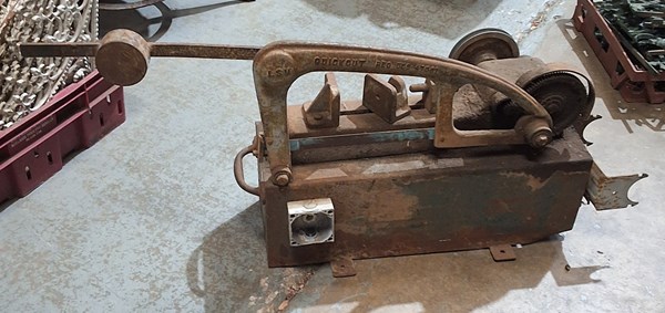 Lot 300 - INDUSTRIAL HACKSAW