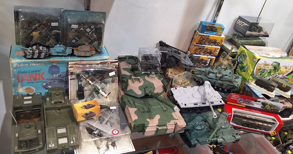 Lot 1438 - TOY ARMY VEHICLES