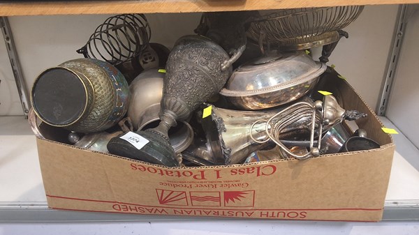 Lot 1374 - METALWARES