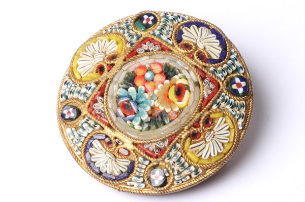 Lot 1050 - MOSAIC BROOCH