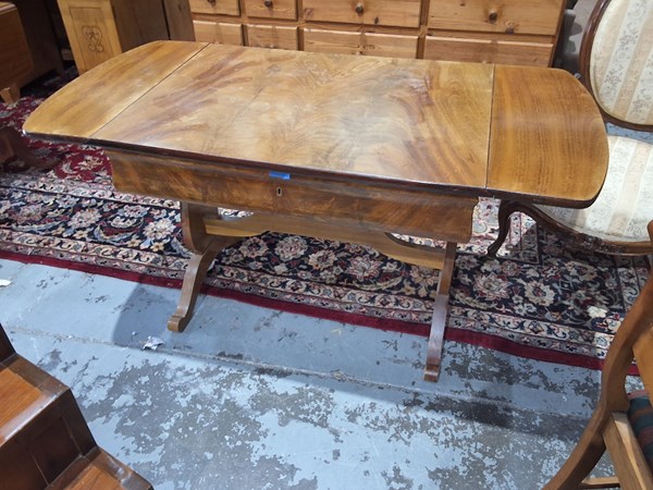 Lot 29 - DROPSIDE DESK
