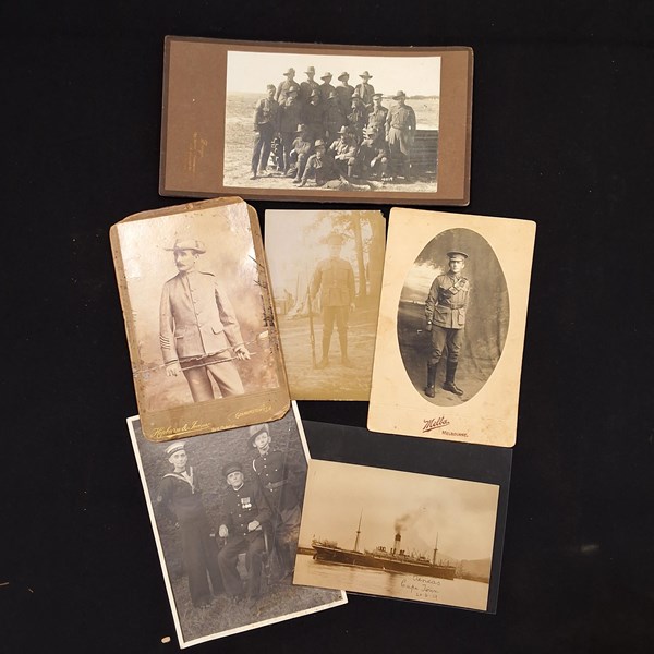 Lot 1414 - WW1 DIGGER PORTRAITS.