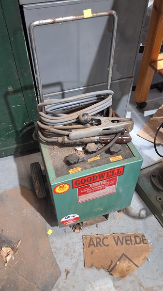 Lot 275 - ARC WELDER