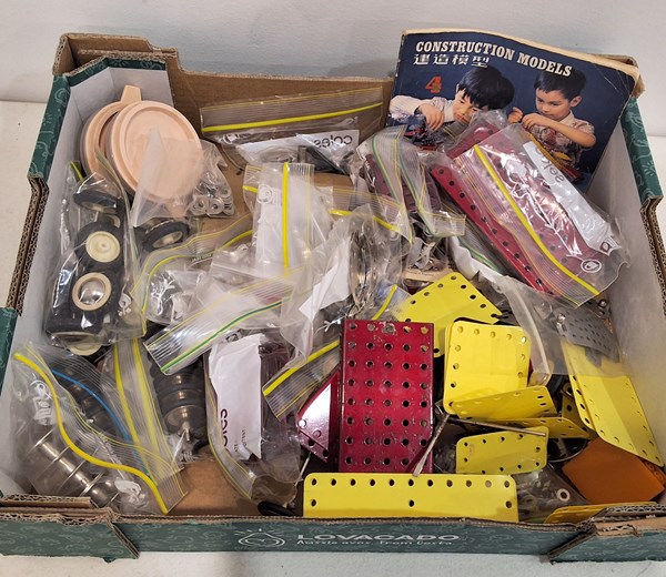 Lot 1274 - ASSORTED MECCANO