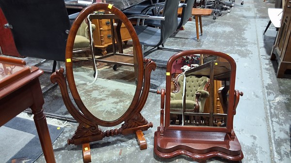 Lot 139 - TOILET MIRRORS