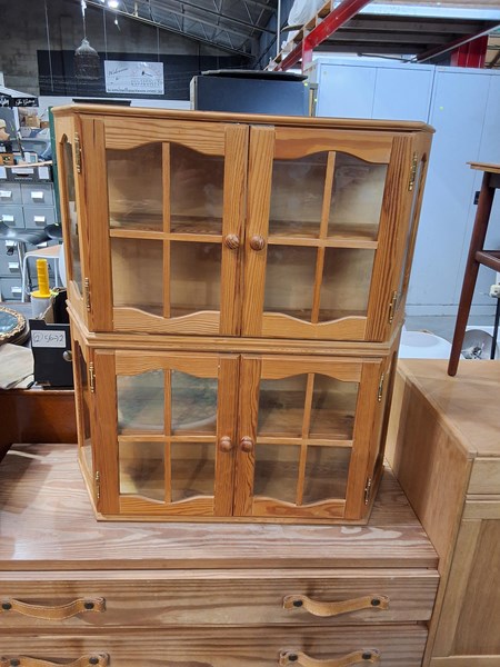 Lot 416 - HANGING SHELVES