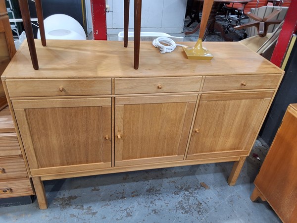 Lot 418 - SIDEBOARD