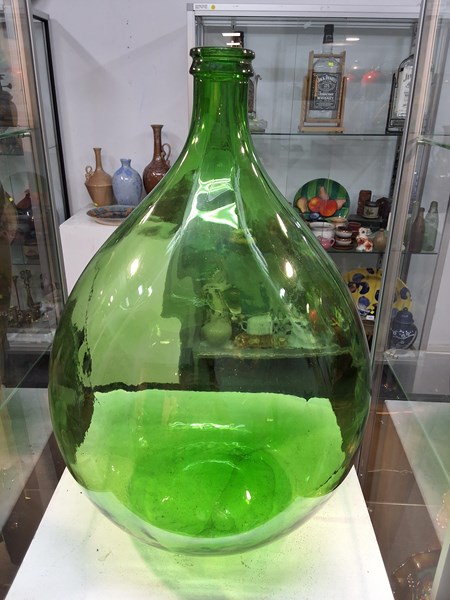 Lot 100 - CARBOY