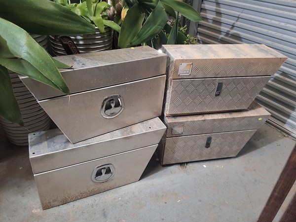 Lot 499 - TOOL BOXES