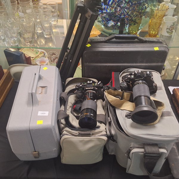 Lot 1400 - CAMERAS