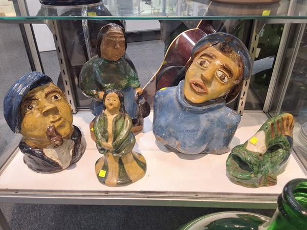 Lot 1186 - POTTERY FIGURES