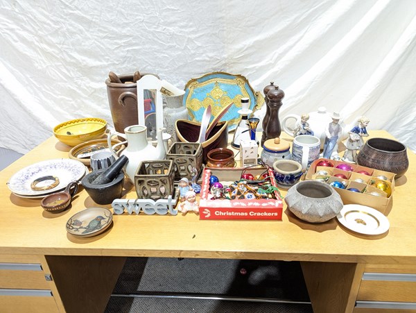 Lot 541 - HOME DECOR