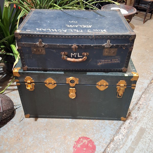Lot 484 - TRUNKS