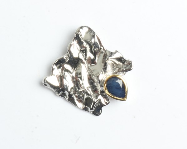 Lot 1019 - SILVER PENDANT