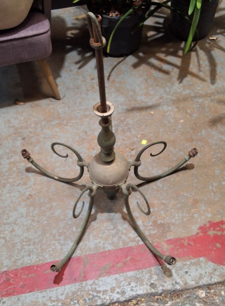 Lot 485 - LIGHTING FIXTURE