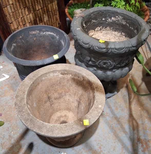 Lot 490 - GARDEN URNS