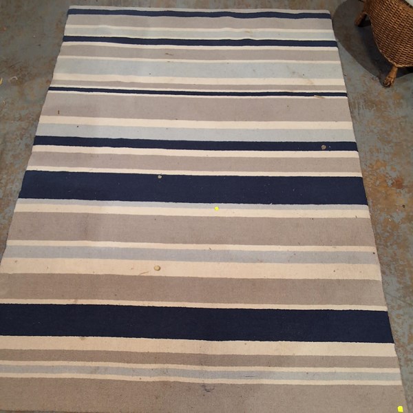 Lot 469 - RUG