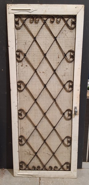 Lot 523 - SCREEN DOOR